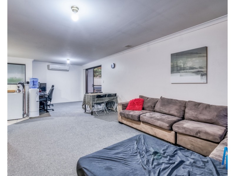 12/19 Holton Way, Cannington WA 6107
