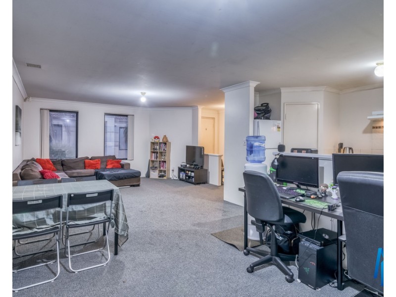 12/19 Holton Way, Cannington WA 6107