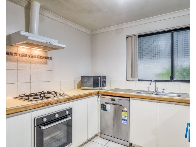 12/19 Holton Way, Cannington WA 6107