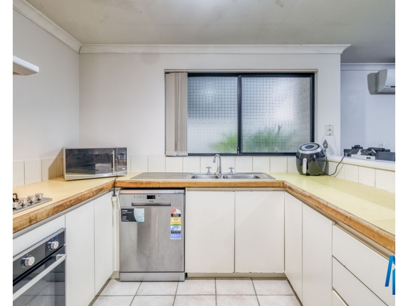 12/19 Holton Way, Cannington WA 6107