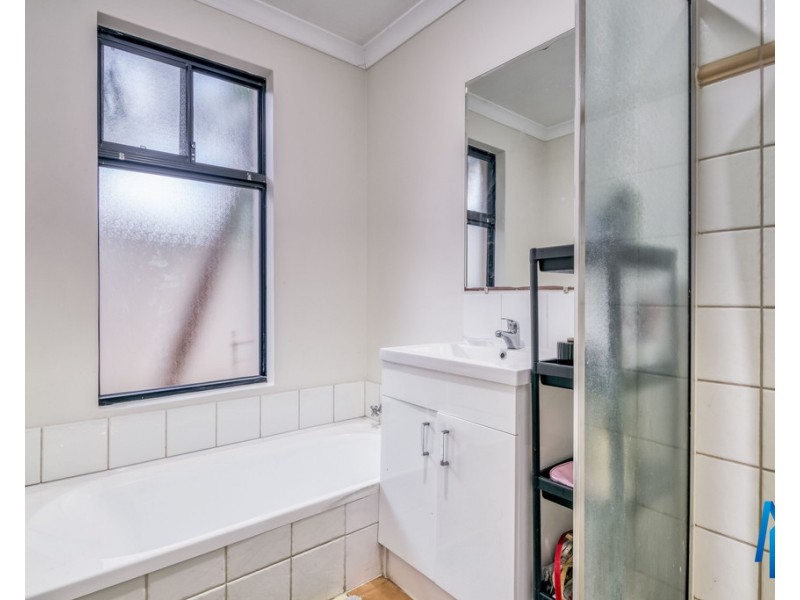 12/19 Holton Way, Cannington WA 6107