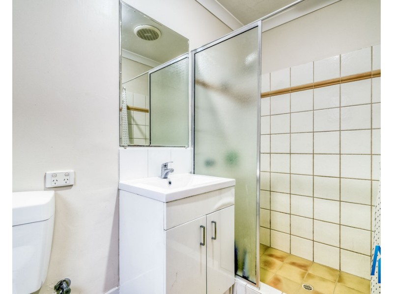 12/19 Holton Way, Cannington WA 6107