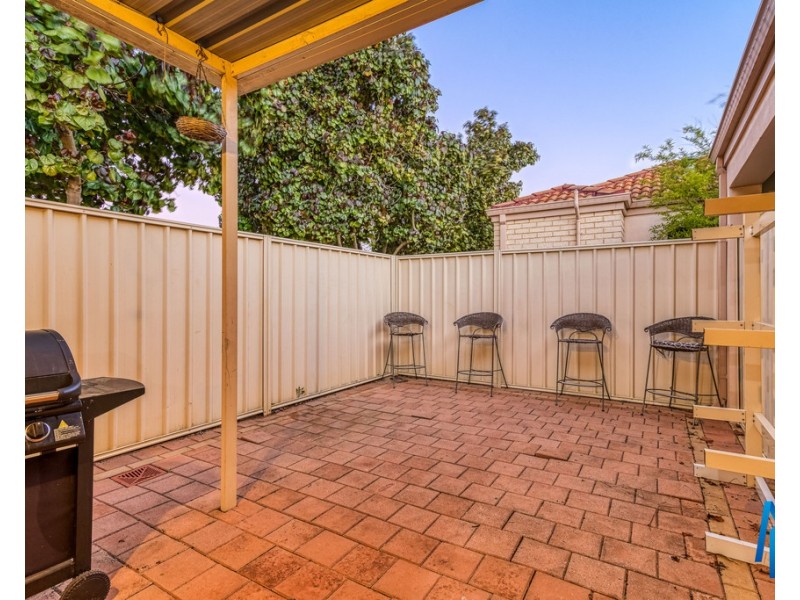 12/19 Holton Way, Cannington WA 6107