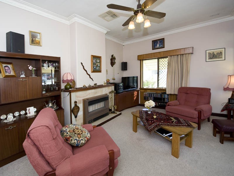 122 Gladstone Road, Rivervale WA 6103