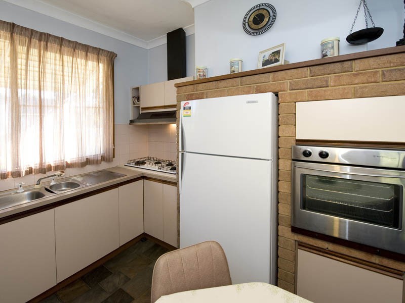 122 Gladstone Road, Rivervale WA 6103