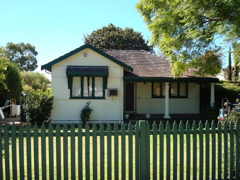 135 Orrong Road, Rivervale WA 6103