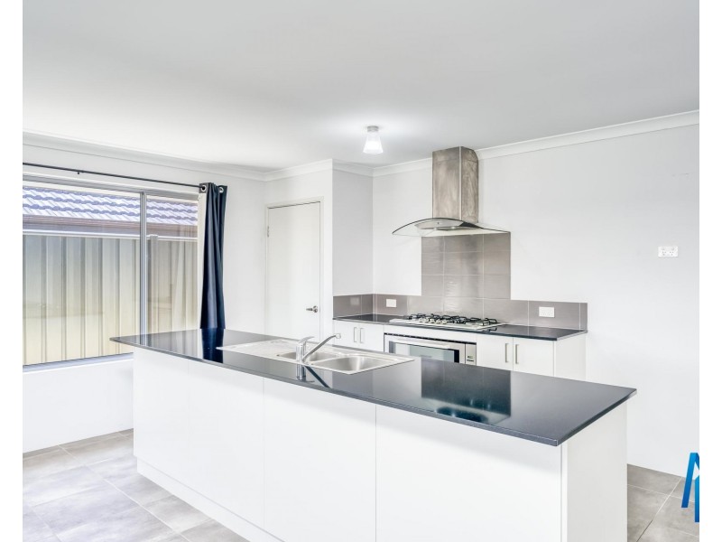 3 Willowdale Promenade, Piara Waters WA 6112