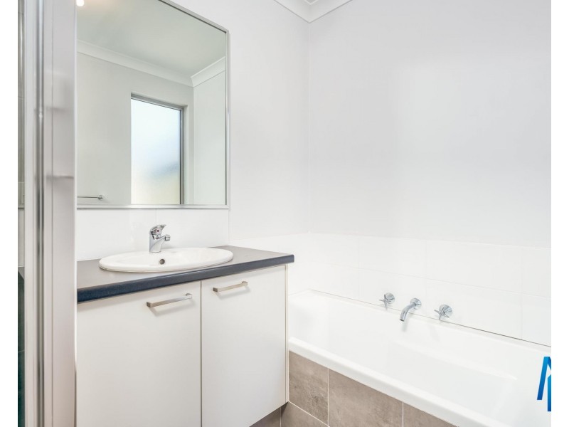 3 Willowdale Promenade, Piara Waters WA 6112