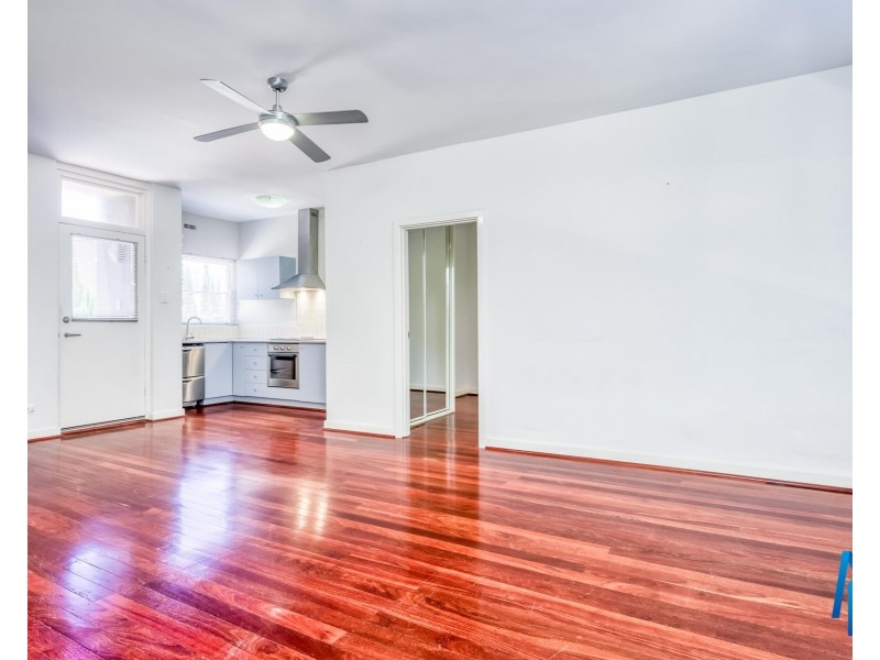 4/152 Broadway, Crawley WA 6009