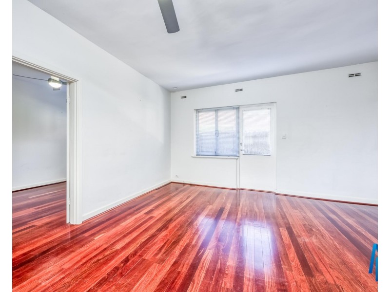 4/152 Broadway, Crawley WA 6009