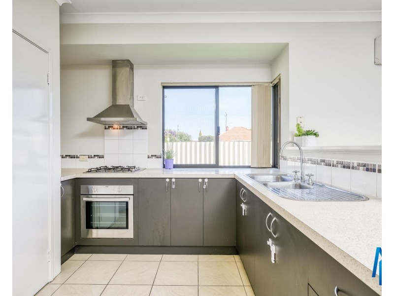4/8 Brinkley Street, Cannington WA 6107