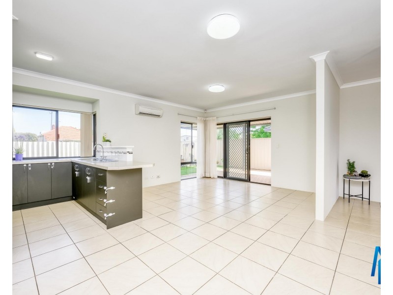 4/8 Brinkley Street, Cannington WA 6107