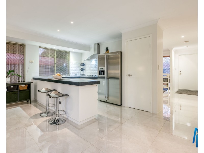 2 Weetman Cove, Cannington WA 6107
