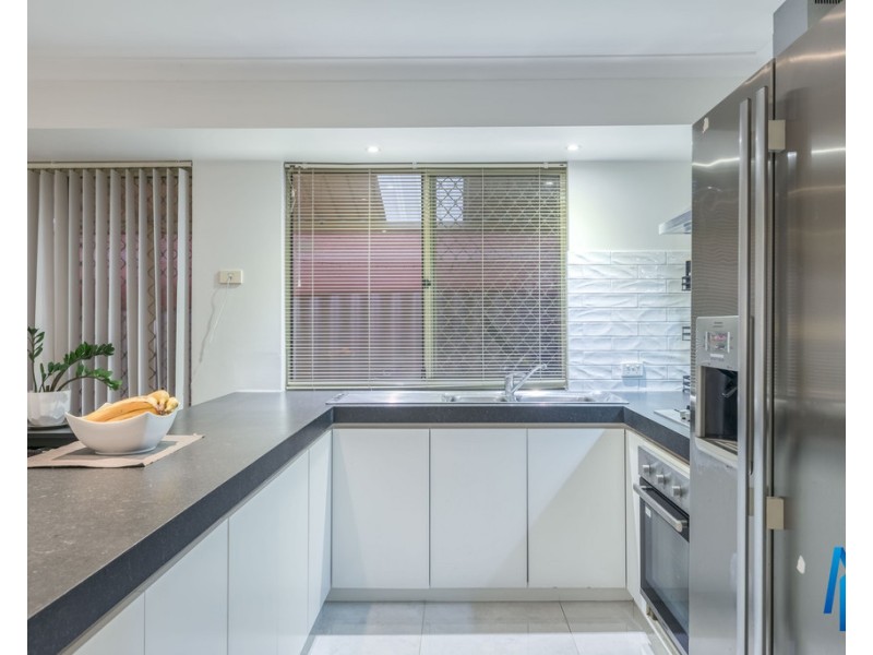 2 Weetman Cove, Cannington WA 6107