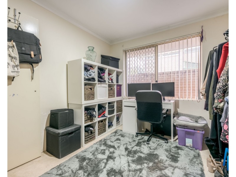 2 Weetman Cove, Cannington WA 6107