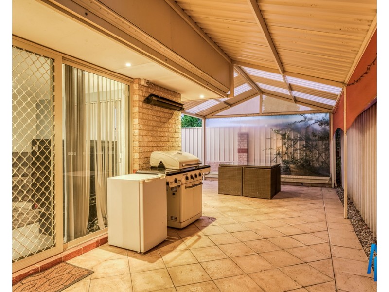 2 Weetman Cove, Cannington WA 6107