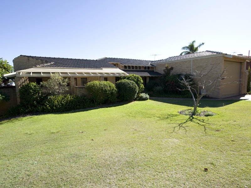 58 McCallum Crescent, Ardross WA 6153