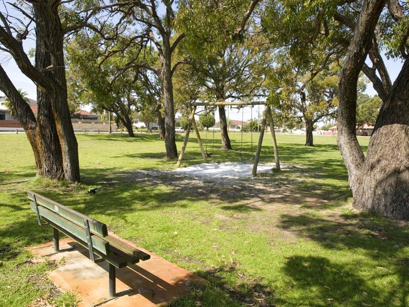 108 Huntriss Road, Karrinyup WA 6018