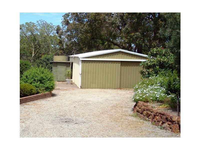 3 Shasta Road, Lesmurdie WA 6076