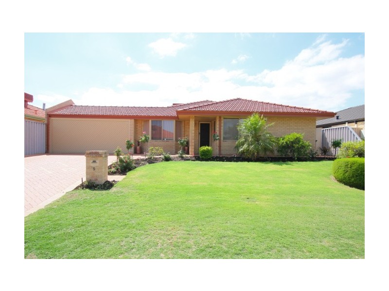 5 Sugarwood Drive, Thornlie WA 6108