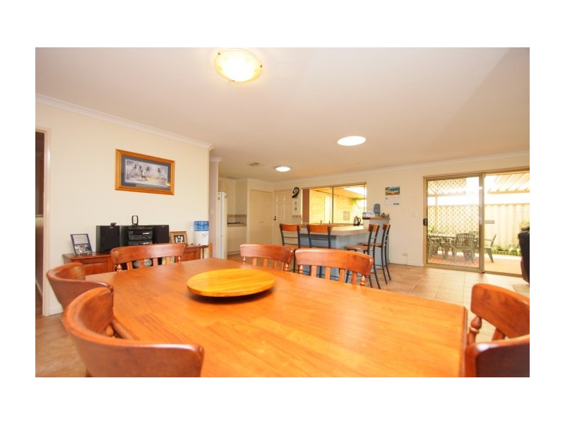 5 Sugarwood Drive, Thornlie WA 6108