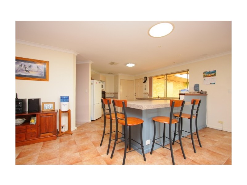 5 Sugarwood Drive, Thornlie WA 6108