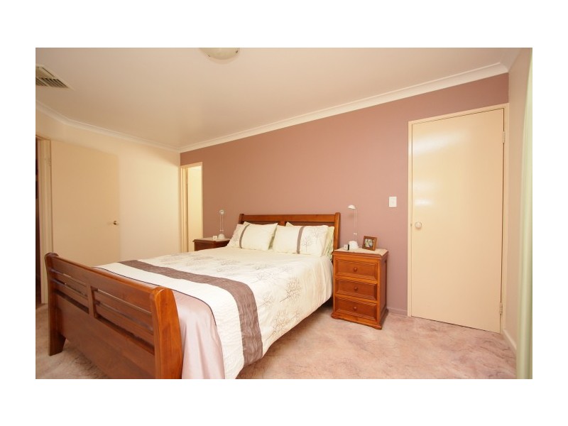 5 Sugarwood Drive, Thornlie WA 6108