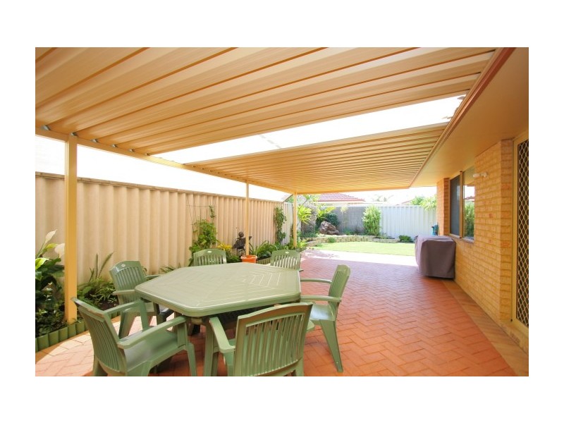 5 Sugarwood Drive, Thornlie WA 6108