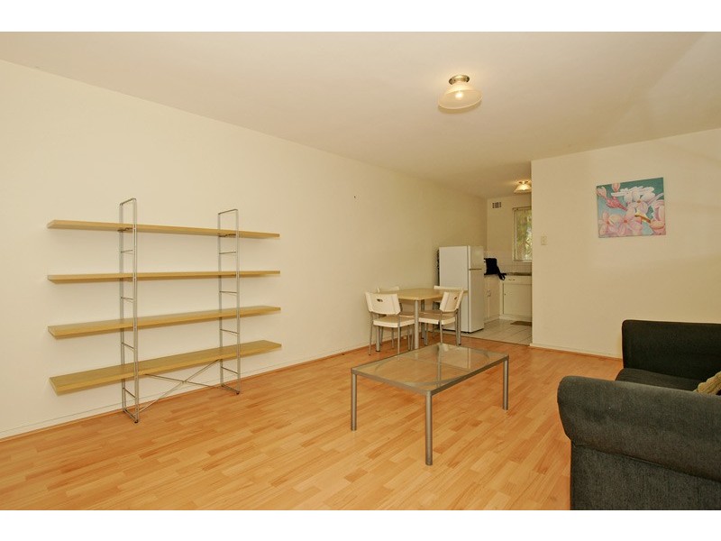 14/4 Comer Street, Como WA 6152