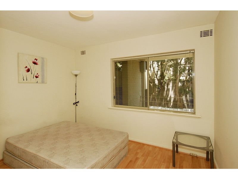 14/4 Comer Street, Como WA 6152