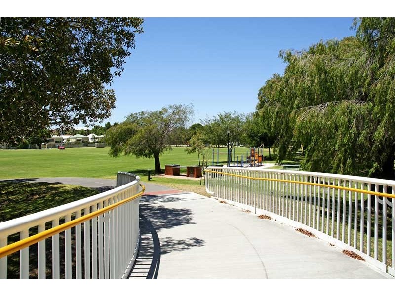 14/4 Comer Street, Como WA 6152
