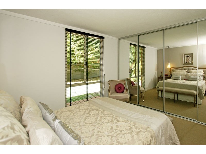 12/25 Comer Street, Como WA 6152