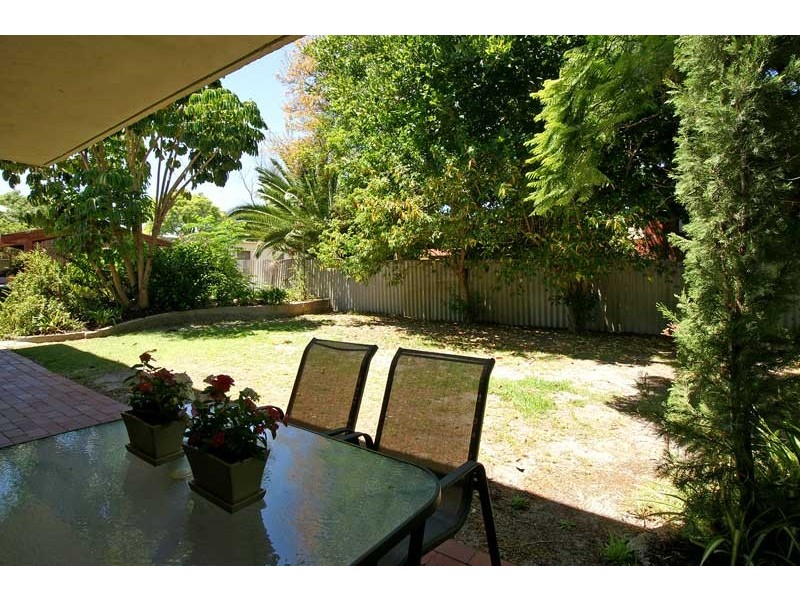 12/25 Comer Street, Como WA 6152