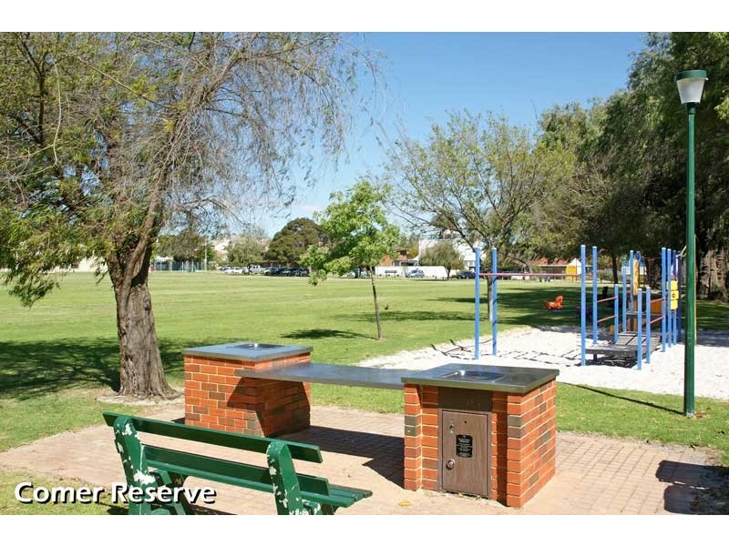 12/25 Comer Street, Como WA 6152