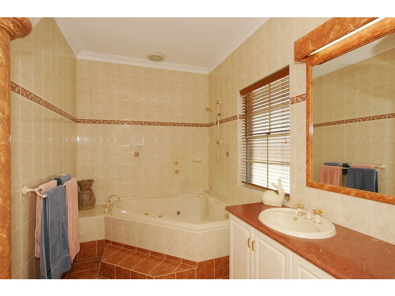 12 Artane Court, Waterford WA 6152