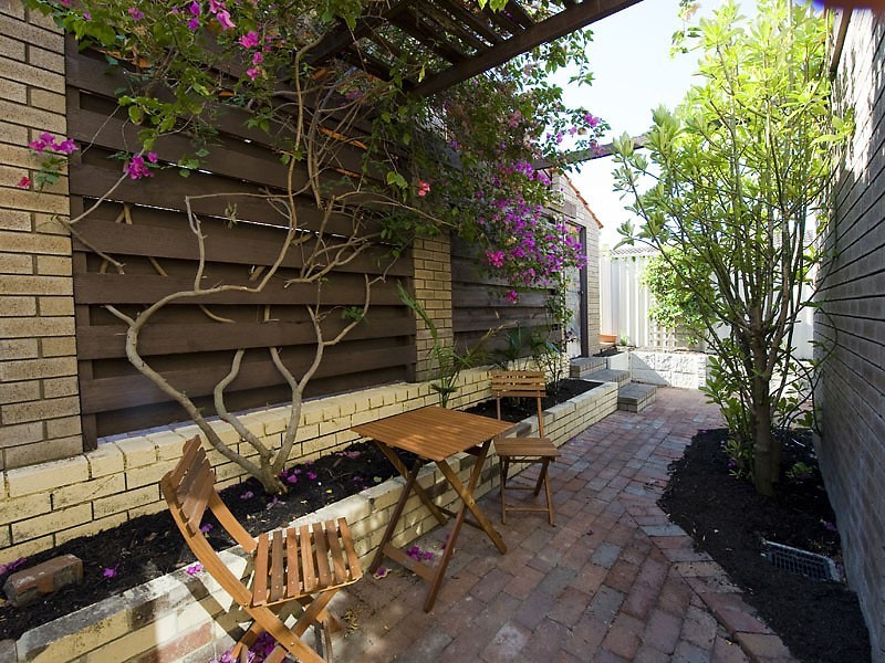 2/7 Strickland Street, South Perth WA 6151