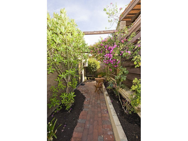 2/7 Strickland Street, South Perth WA 6151