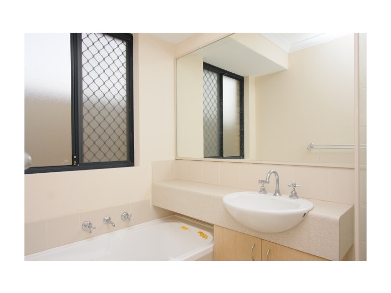 1/2 York Avenue, Bentley WA 6102