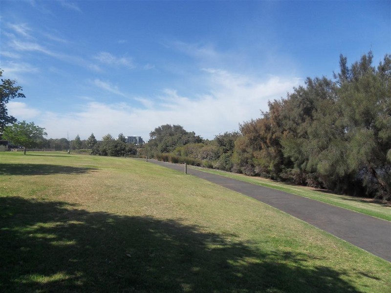 16 Riverina Dve, Ascot WA 6104