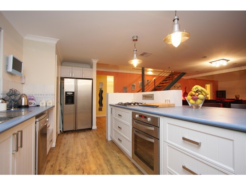 12 Blissett Drive, Bedfordale WA 6112