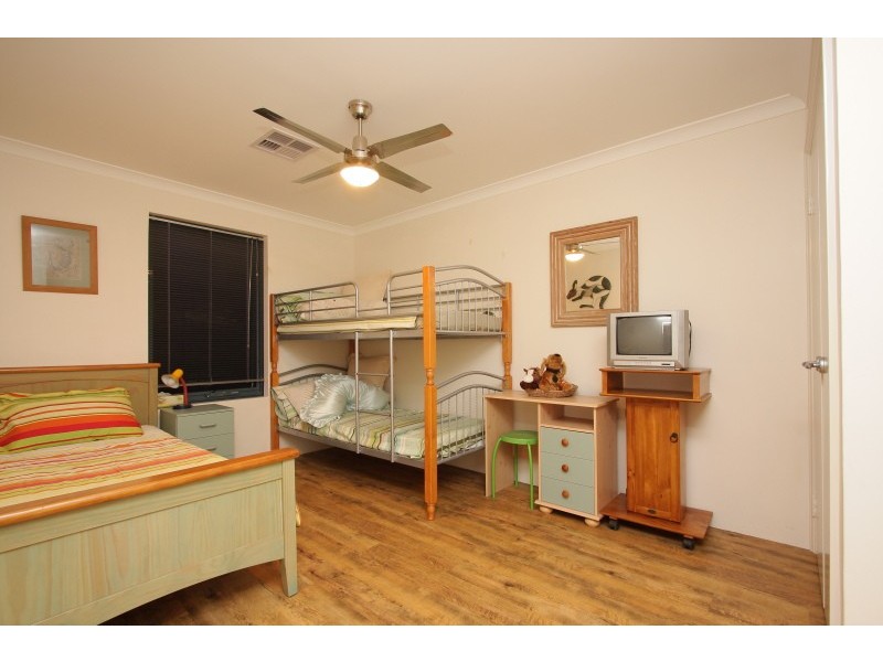 12 Blissett Drive, Bedfordale WA 6112