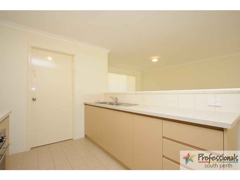 2/26 Crawford Street, Cannington WA 6107