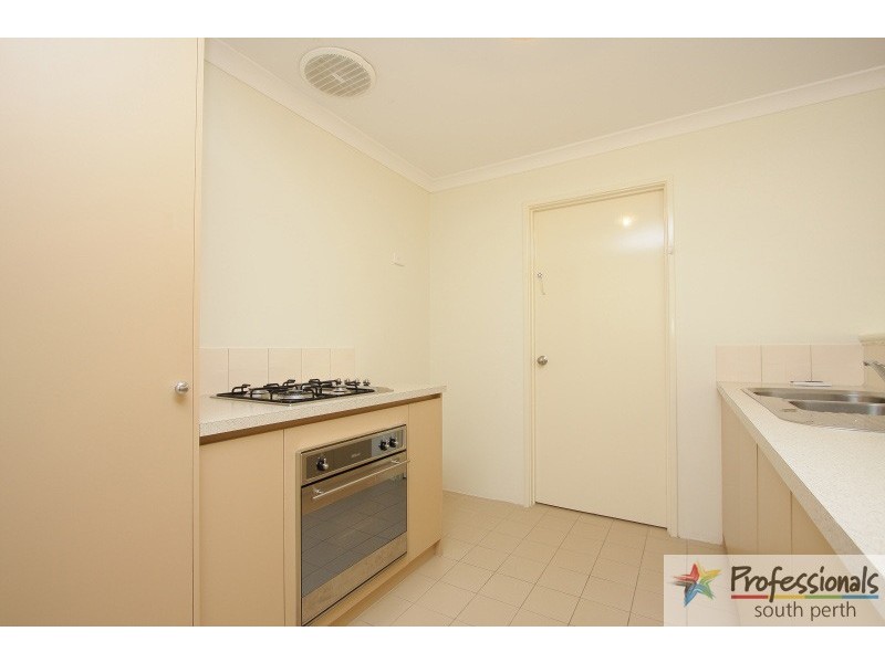 2/26 Crawford Street, Cannington WA 6107