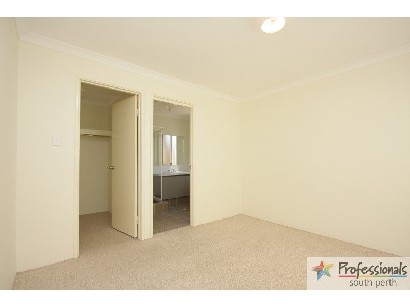 2/26 Crawford Street, Cannington WA 6107