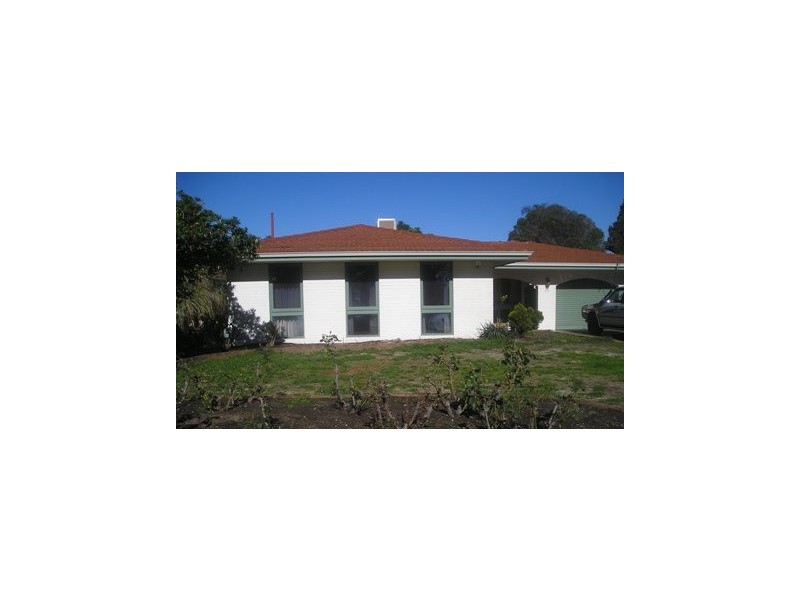 25 Parkside Drive, Thornlie WA 6108