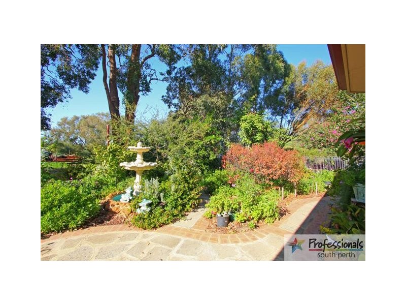 7 Willaring Drive, Beckenham WA 6107