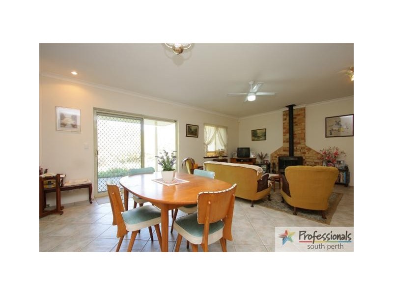 7 Willaring Drive, Beckenham WA 6107