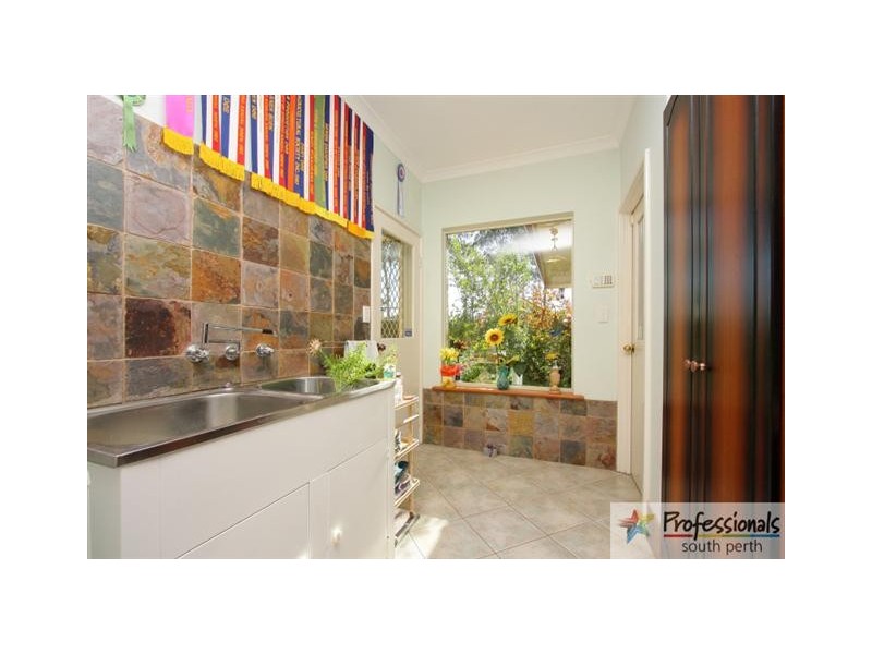 7 Willaring Drive, Beckenham WA 6107
