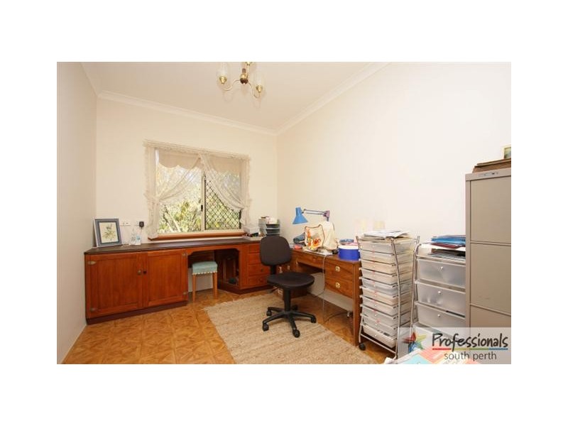 7 Willaring Drive, Beckenham WA 6107