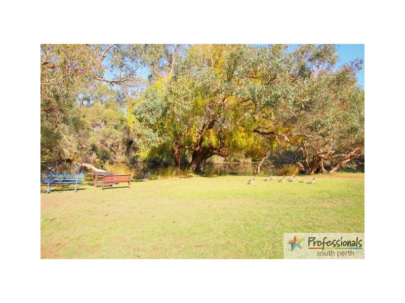 7 Willaring Drive, Beckenham WA 6107